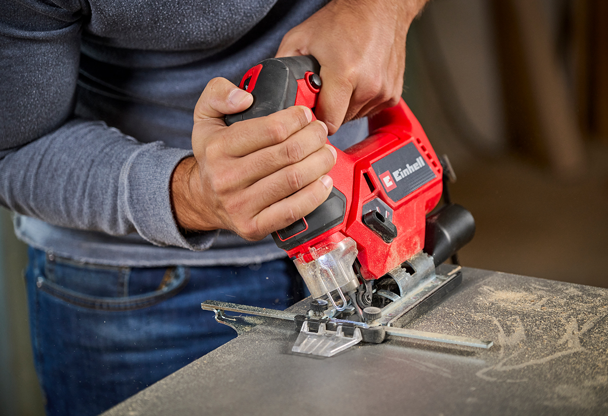 Απεικονίζεται η σέγα σε χρήση 